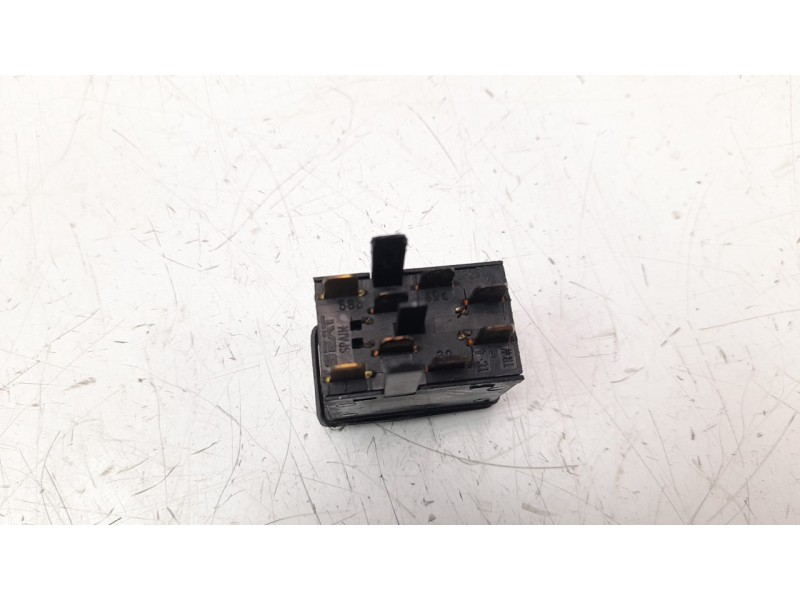 Recambio de warning para volkswagen polo berlina (6n1) 1.9 diesel referencia OEM IAM 6N0953235  
