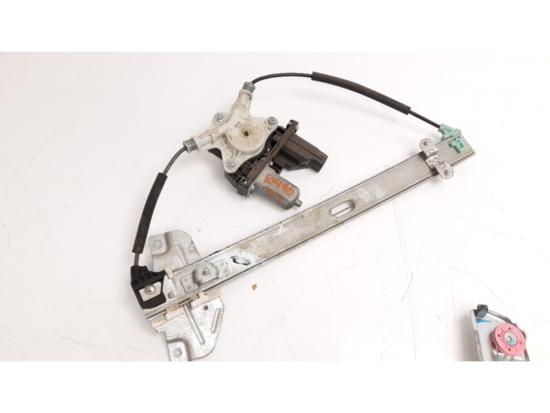 Recambio de elevalunas delantero izquierdo para kia rio 1.1 crdi cat referencia OEM IAM 82401H8000  
