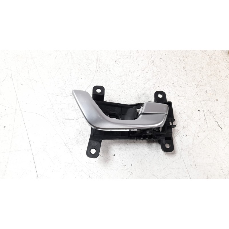 Recambio de maneta interior delantera derecha para hyundai kona 1.0 tgdi cat referencia OEM IAM 82623J9000  