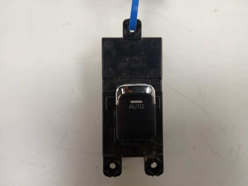 Recambio de mando elevalunas delantero derecho para kia cee´d drive referencia OEM IAM 4C25101000  
