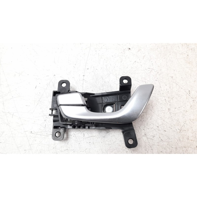 Recambio de maneta interior delantera izquierda para hyundai kona 1.0 tgdi cat referencia OEM IAM 82613J9000  