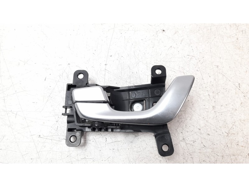Recambio de maneta interior delantera izquierda para hyundai kona 1.0 tgdi cat referencia OEM IAM 82613J9000  