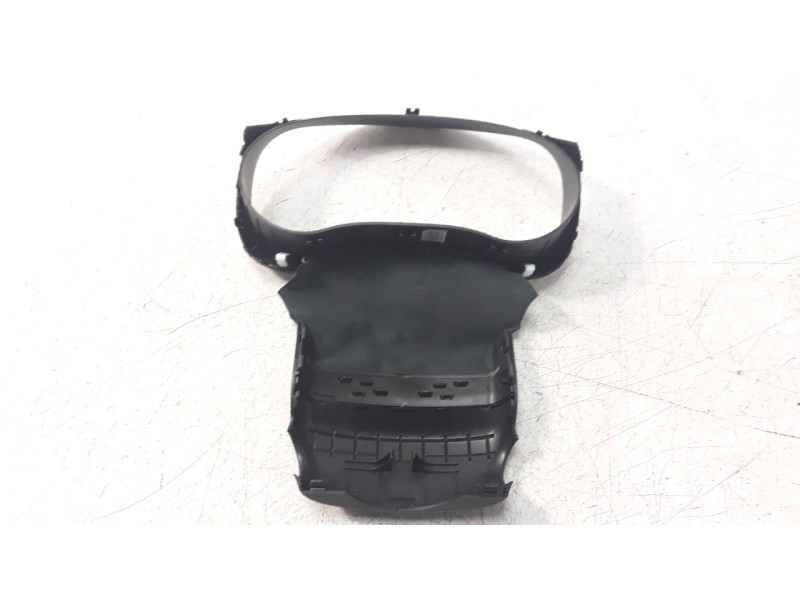 Recambio de moldura para kia stonic (ybcuv) 1.2 cat referencia OEM IAM 84831H8AA0  