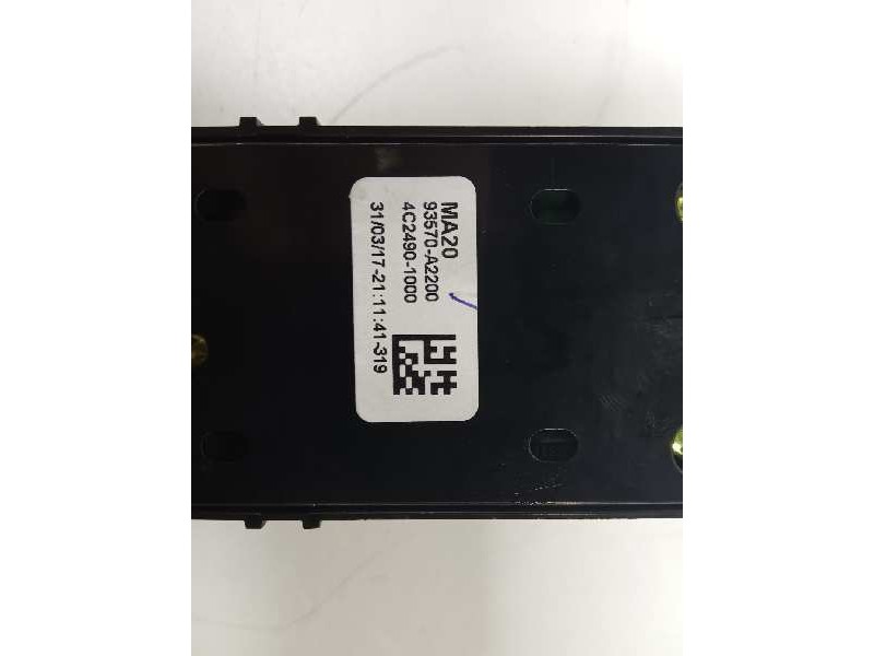 Recambio de mando elevalunas delantero izquierdo para kia cee´d drive referencia OEM IAM 93570A2200  