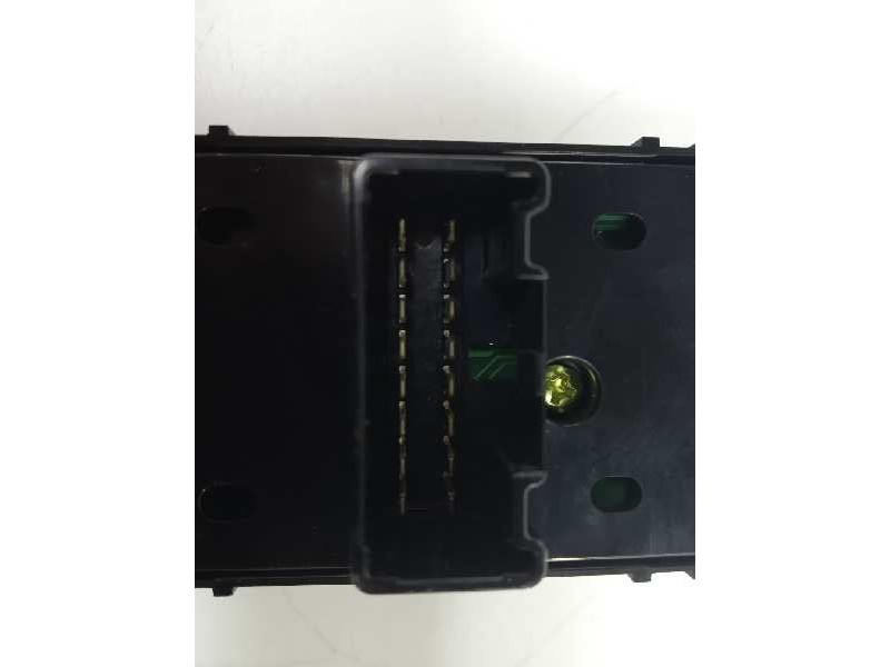 Recambio de mando elevalunas delantero izquierdo para kia cee´d drive referencia OEM IAM 93570A2200  