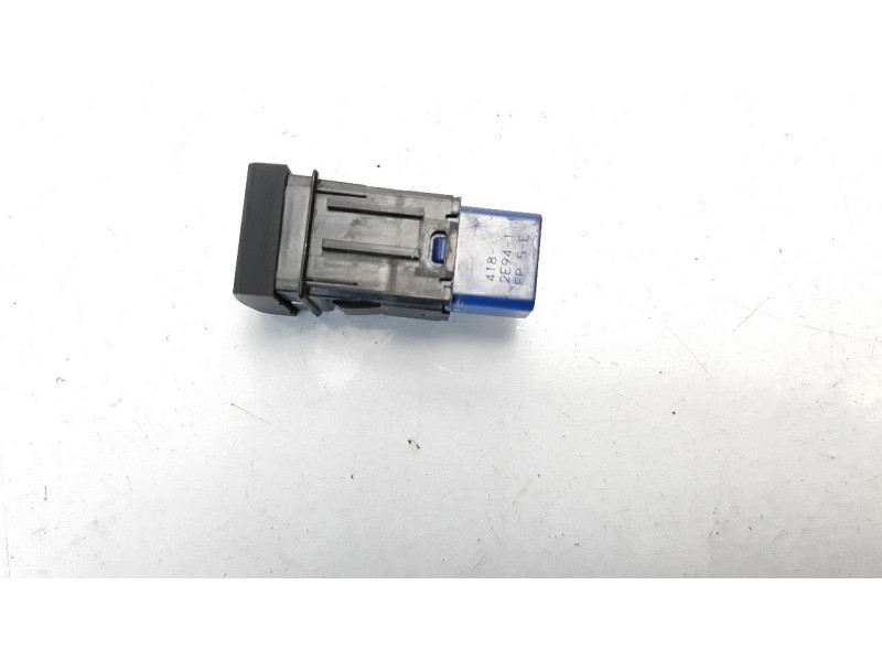 Recambio de interruptor para toyota yaris 1.5 16v cat referencia OEM IAM 847700D040  