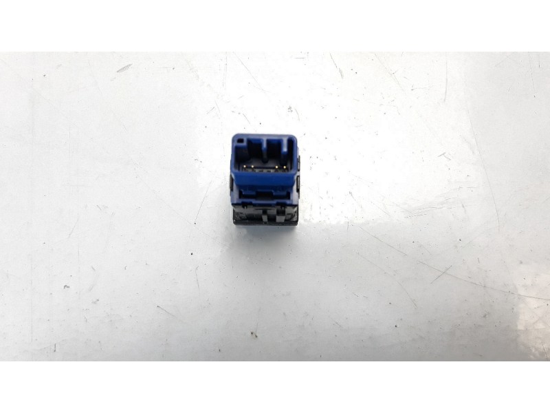Recambio de interruptor para toyota yaris 1.5 16v cat referencia OEM IAM 847700D040  