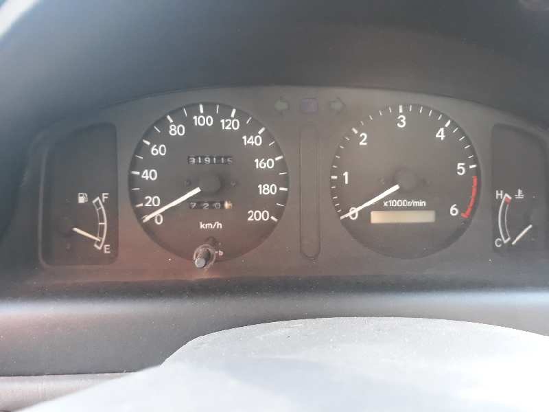 toyota corolla (e11) del año 1997