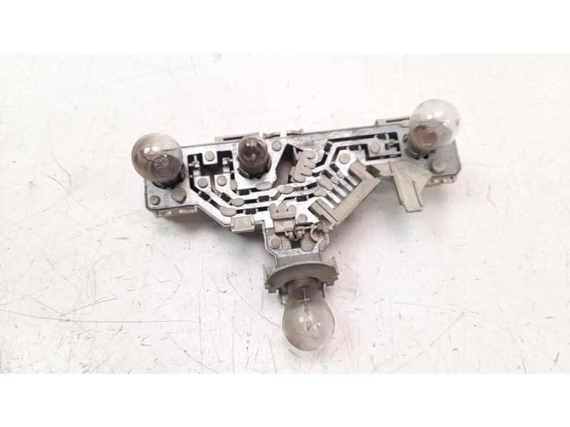 Recambio de portalamparas para volkswagen polo berlina (6n1) 1.9 diesel referencia OEM IAM 6N0945257A  