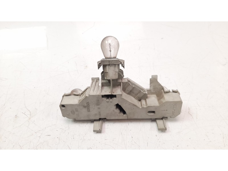 Recambio de portalamparas para volkswagen polo berlina (6n1) 1.9 diesel referencia OEM IAM 6N0945257A  