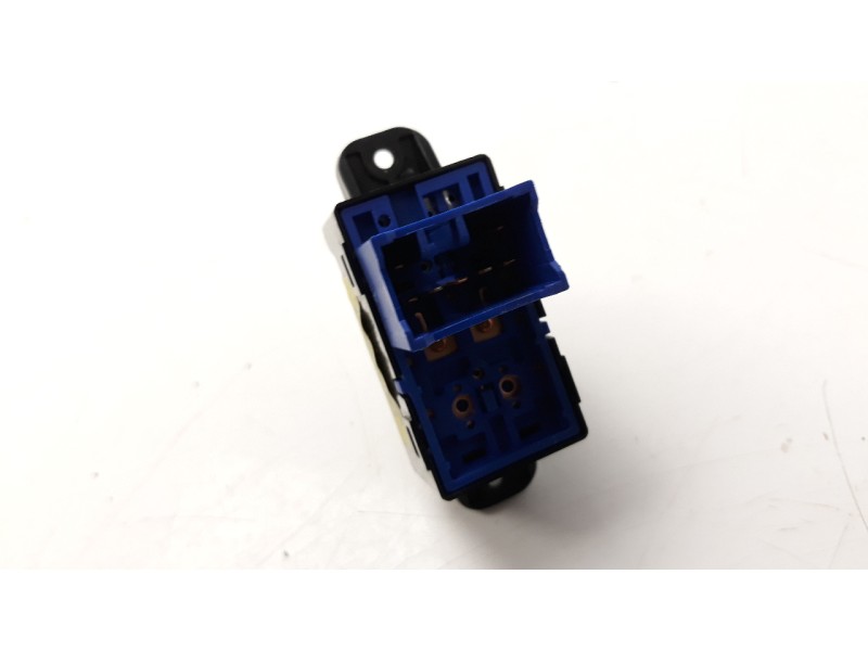 Recambio de mando elevalunas delantero derecho para kia rio 1.1 crdi cat referencia OEM IAM 93575H8000  