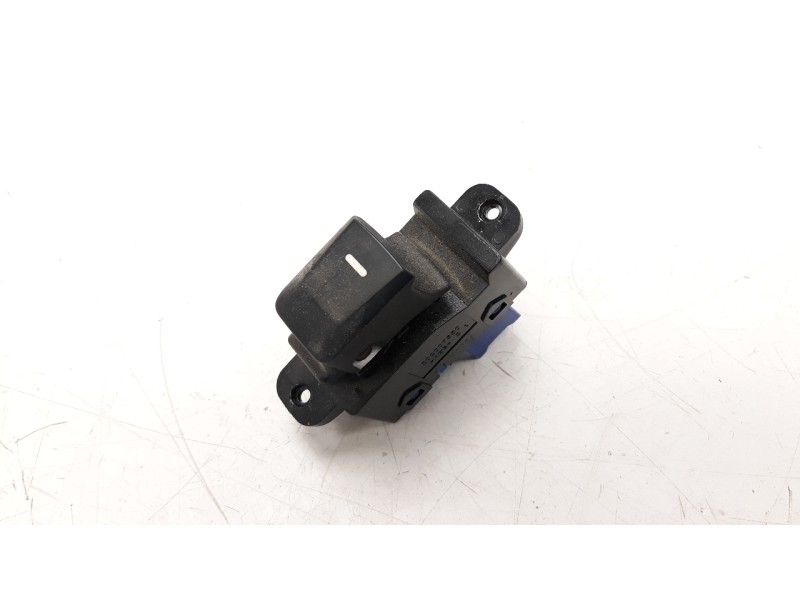 Recambio de mando elevalunas trasero izquierdo para kia rio 1.1 crdi cat referencia OEM IAM 935801W000LH  