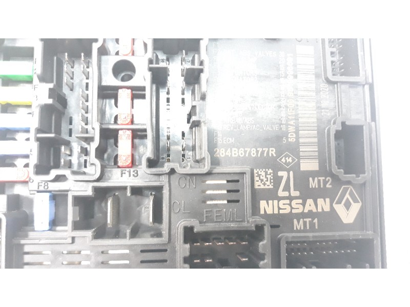 Recambio de caja reles / fusibles para renault captur ii 1.0 tce referencia OEM IAM 284B67877R  