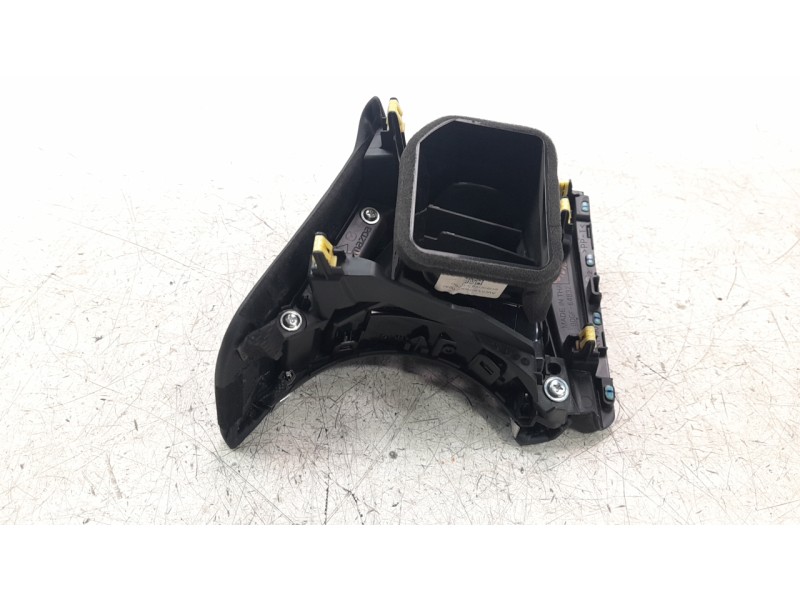 Recambio de aireador izquierdo para mazda 3 sedán (bp) referencia OEM IAM BDGF64832  