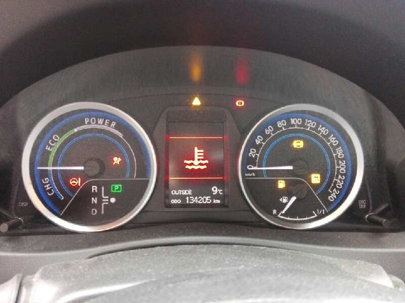 toyota auris del año 2013