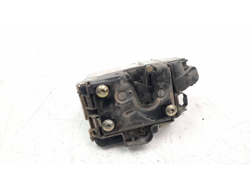Recambio de cerradura puerta delantera derecha para volkswagen polo berlina (6n1) 1.9 diesel referencia OEM IAM 1HM862154  