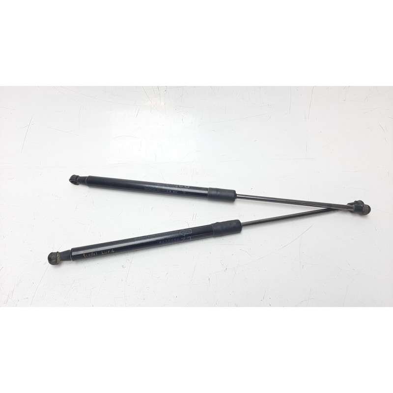 Recambio de amortiguadores maletero / porton para toyota land cruiser (j15) 2.8 cat referencia OEM IAM 689400W020 689300W020 