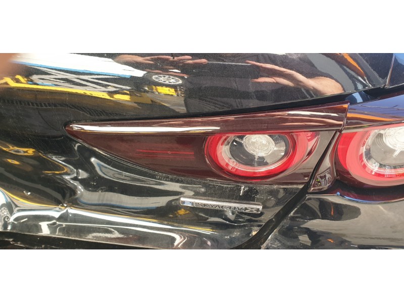 Recambio de piloto trasero derecho interior para mazda 3 berlina (bp) referencia OEM IAM BCKC513F0  