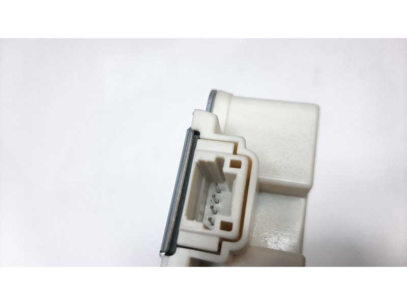 Recambio de modulo electronico para mazda 3 sedán (bp) referencia OEM IAM BCWB675D4A  