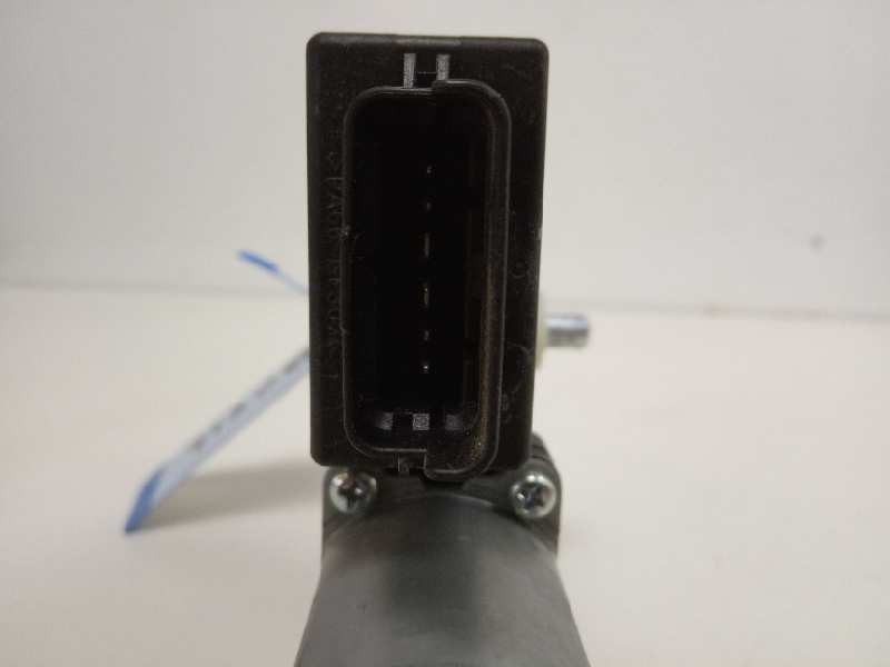 Recambio de motor elevalunas delantero derecho para kia cee´d drive referencia OEM IAM 82460A2010  