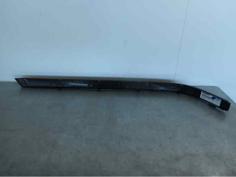 Recambio de molduras traseras para bmw serie 5 berlina (e39) referencia OEM IAM 51128159378 107060723 BM0441253