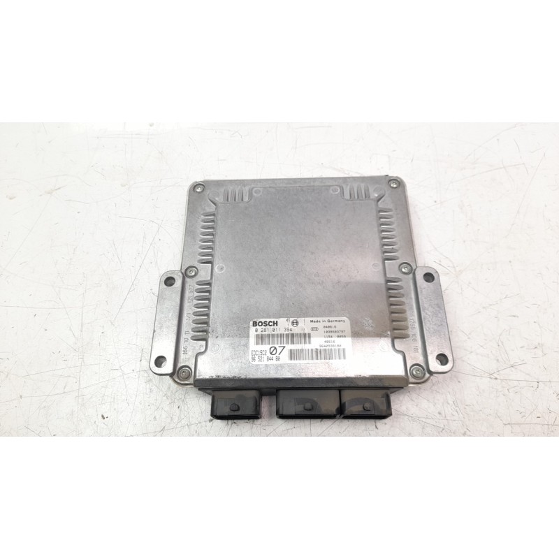 Recambio de centralita motor uce para citroen c5 berlina 2.2 hdi fap cat (4hx / dw12ed4) referencia OEM IAM 9652184480 028101139