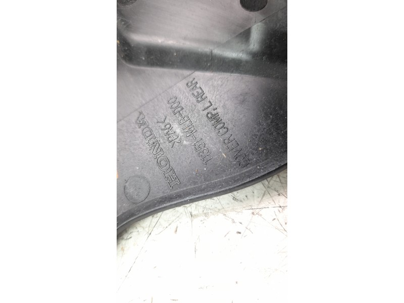 Recambio de moldura para honda cb 750 hornet referencia OEM IAM 11351MLBD00  