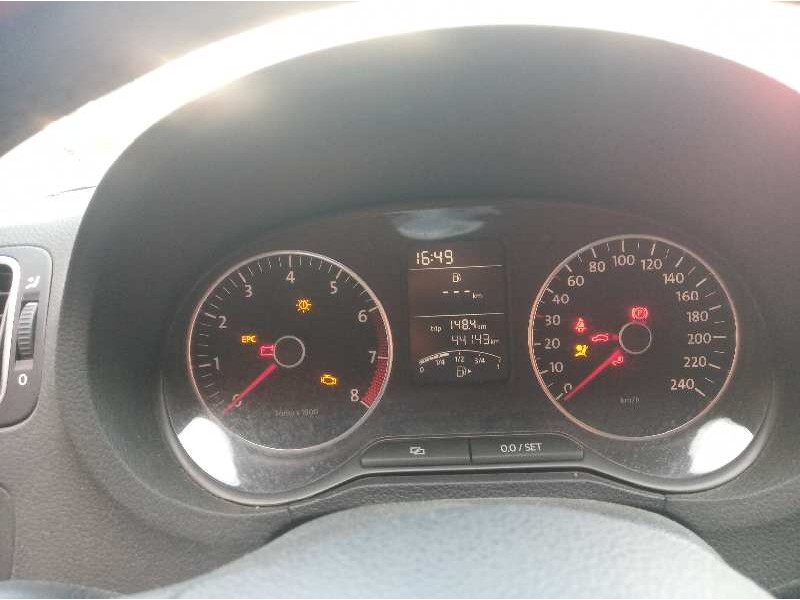 volkswagen polo (6r1) del año 2011