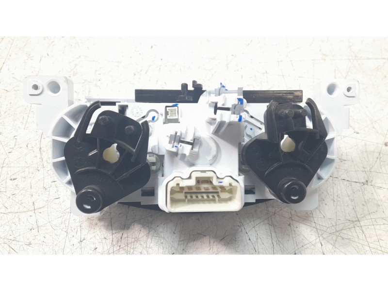 Recambio de mando calefaccion / aire acondicionado para dacia sandero stepway referencia OEM IAM 275106111R 42303400 