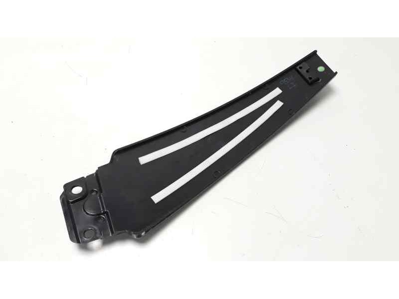 Recambio de moldura para maserati ghibli diesel referencia OEM IAM 6700247880  
