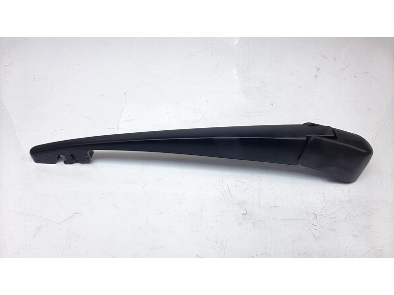 Recambio de brazo limpia trasero para mazda 3 sedán (bp) referencia OEM IAM BCWK67421A  