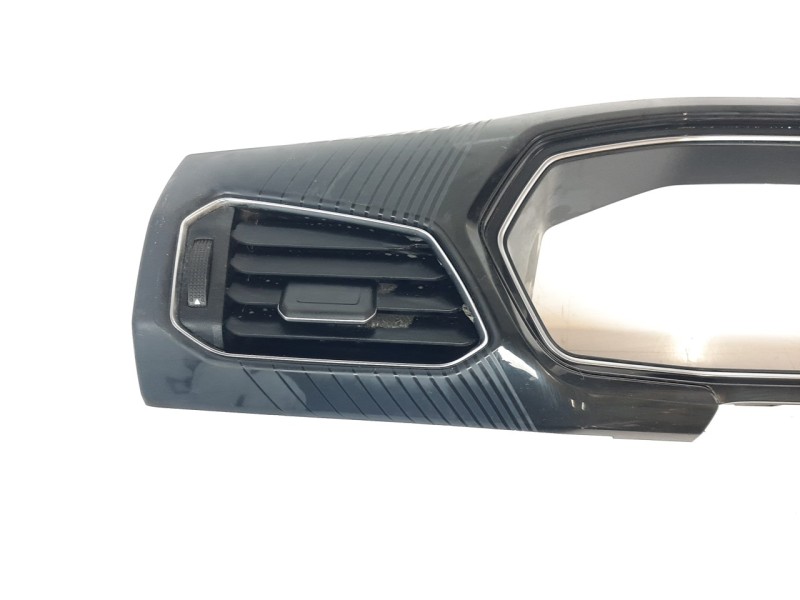 Recambio de moldura para volkswagen t-cross 1.0 tsi referencia OEM IAM 2GM858417H  