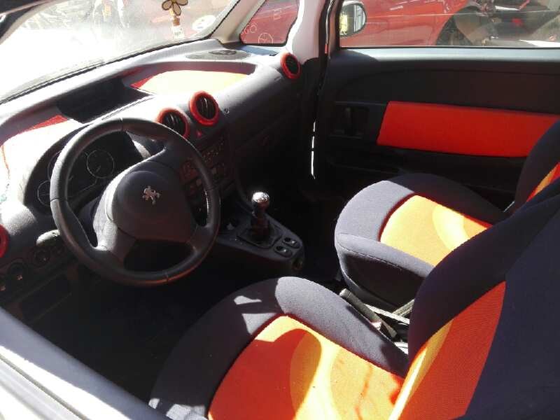 peugeot 1007 del año 2006