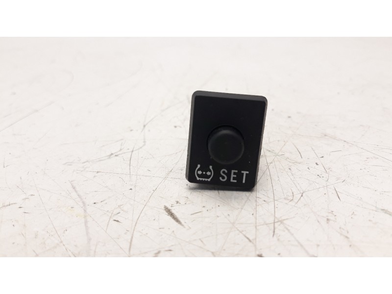 Recambio de interruptor para toyota rav 4 referencia OEM IAM 15A257  