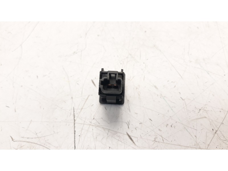 Recambio de interruptor para toyota rav 4 referencia OEM IAM 15A257  
