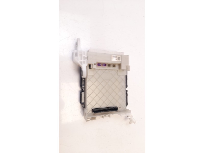 Recambio de caja reles / fusibles para toyota c-hr referencia OEM IAM 82730F4010B  