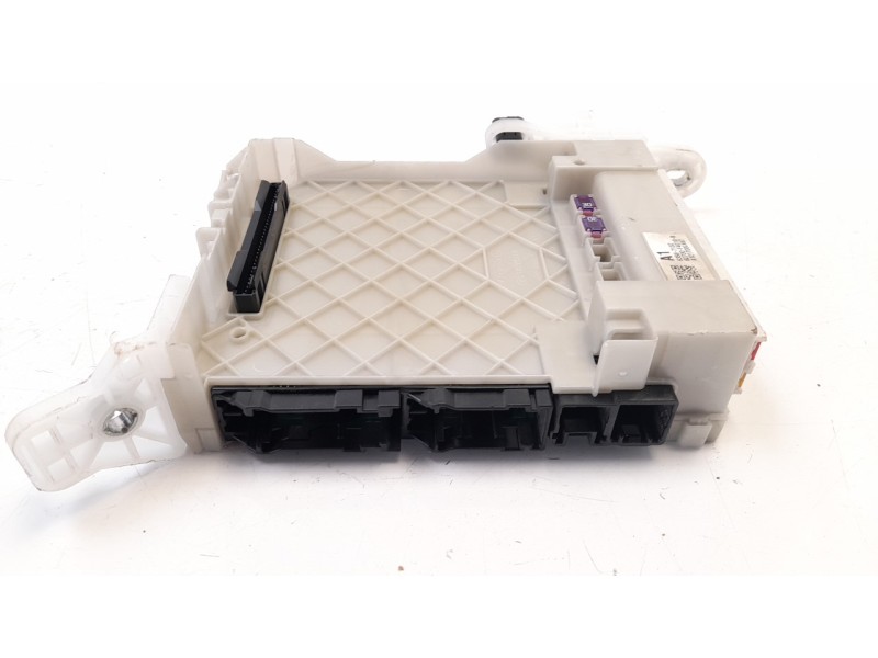 Recambio de caja reles / fusibles para toyota c-hr referencia OEM IAM 82730F4010B  