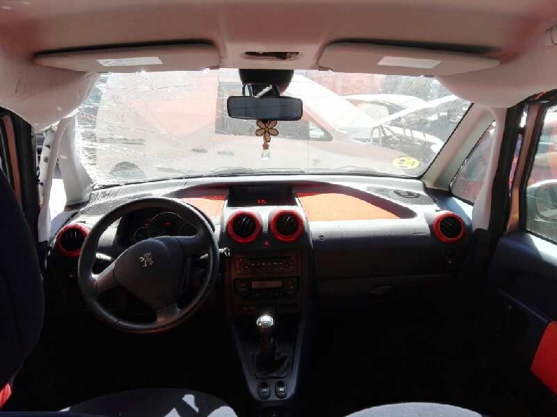 peugeot 1007 del año 2006