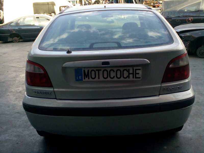 renault megane i fase 2 berlina (ba0) del año 2000