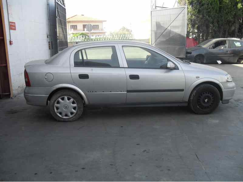 opel astra g berlina del año 1999
