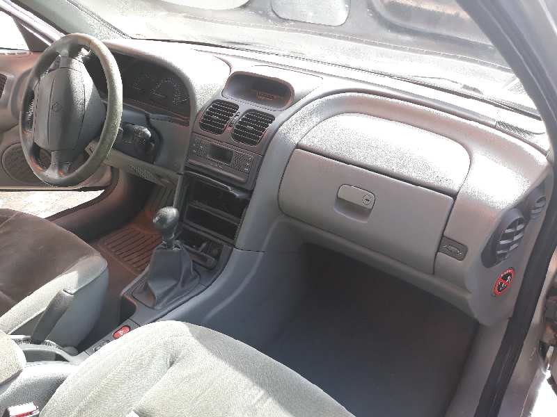 renault laguna (b56) del año 1999