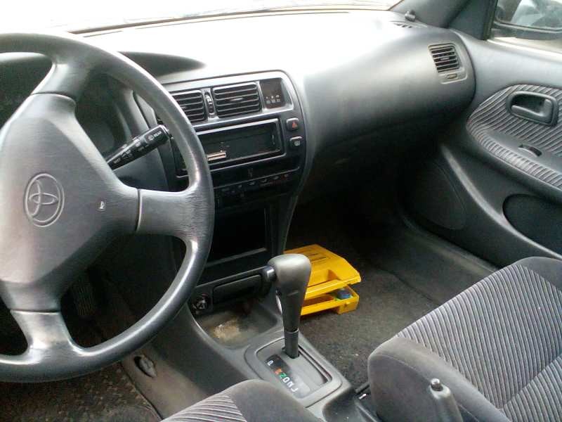 toyota corolla (e11) del año 2001