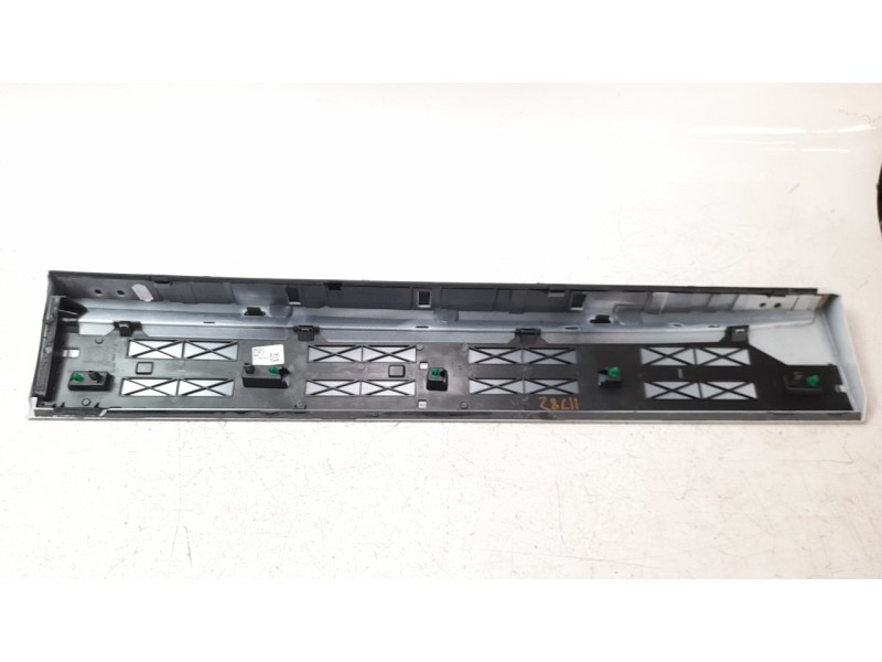 Recambio de moldura para seat ateca (khp) fr referencia OEM IAM SE0292Y20  