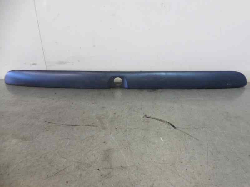 Recambio de molduras traseras para audi a3 (8l) 1.9 tdi ambiente referencia OEM IAM   