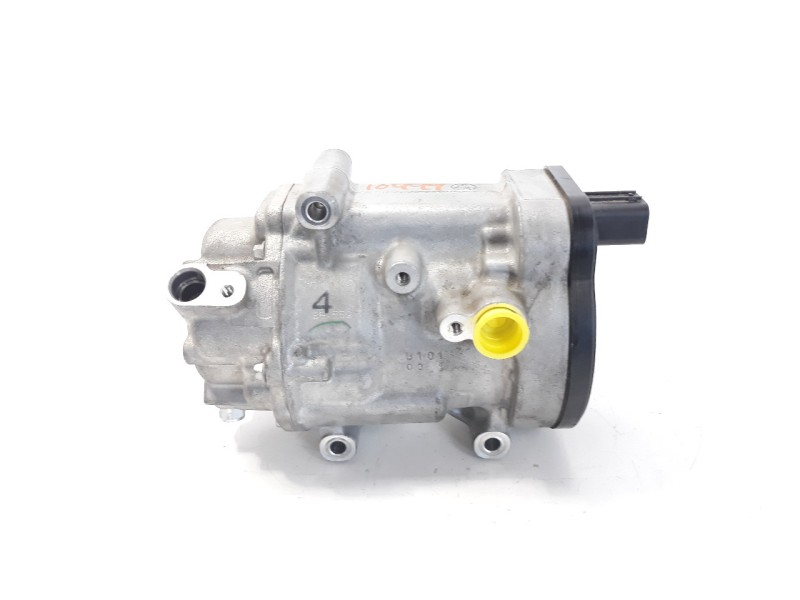 Recambio de compresor aire acondicionado para toyota c-hr referencia OEM IAM 0424000370  