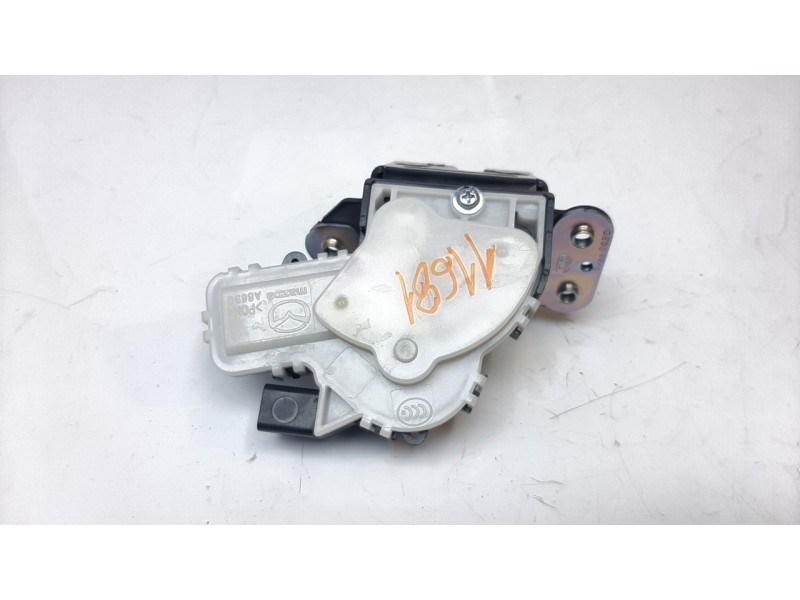 Recambio de cerradura maletero / porton para mazda 3 sedán (bp) referencia OEM IAM BDMT62310  