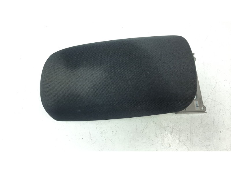 Recambio de apoyabrazos central para toyota corolla (e21) referencia OEM IAM 5890502F60C0  