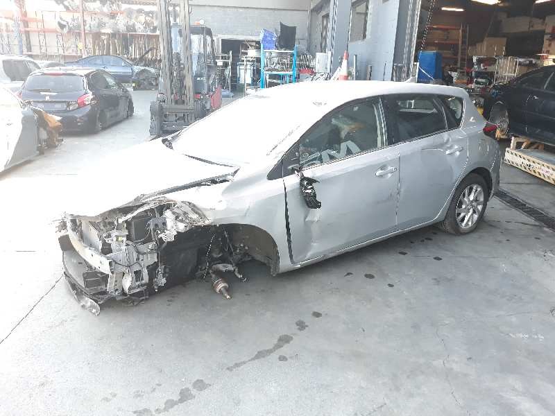 toyota auris del año 2017