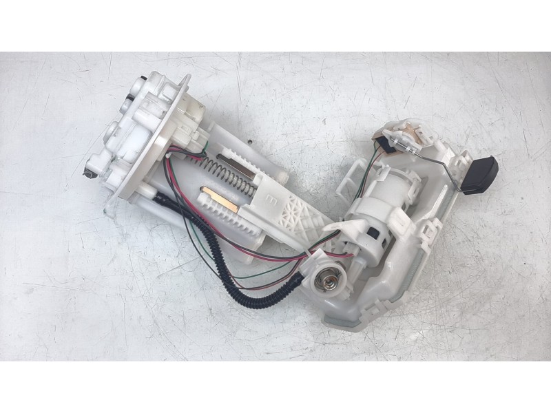 Recambio de bomba combustible para toyota corolla (e21) referencia OEM IAM 7702002C21  