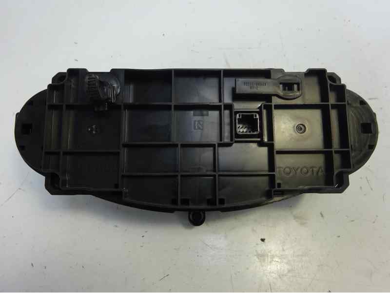 Recambio de mando climatizador para toyota yaris active hybrid referencia OEM IAM 75F206 559000D340 